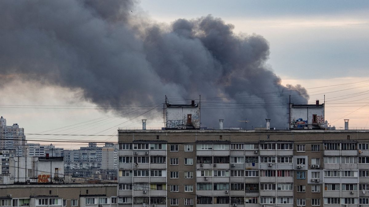 Na Kyjev dopadaly ráno rakety